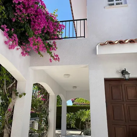 Amazing Cyprus 3b Private Pool&garden By Sea