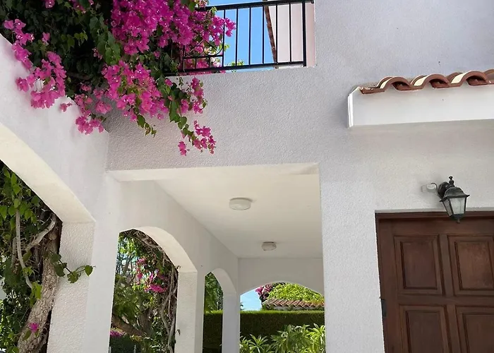 Amazing Cyprus 3b Private Pool&garden By Sea