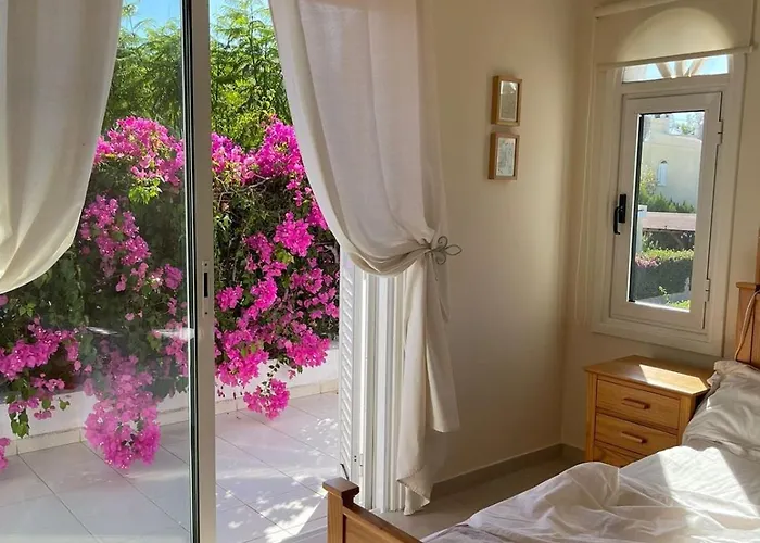 Amazing Cyprus 3b Private Pool&garden By Sea